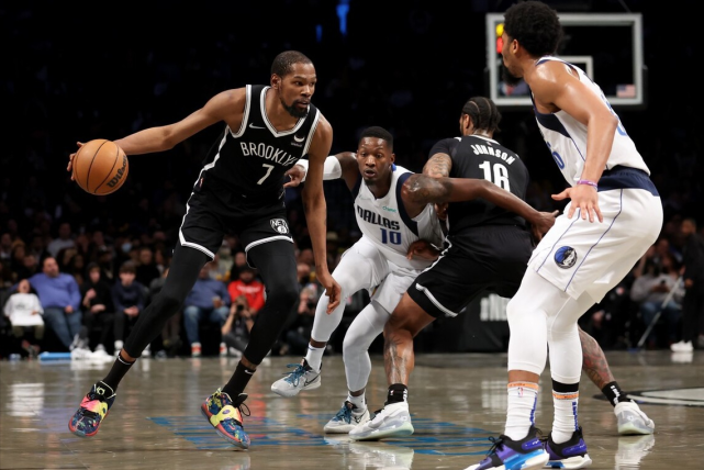  篮网西蒙斯复出，状态回暖助队止连败  