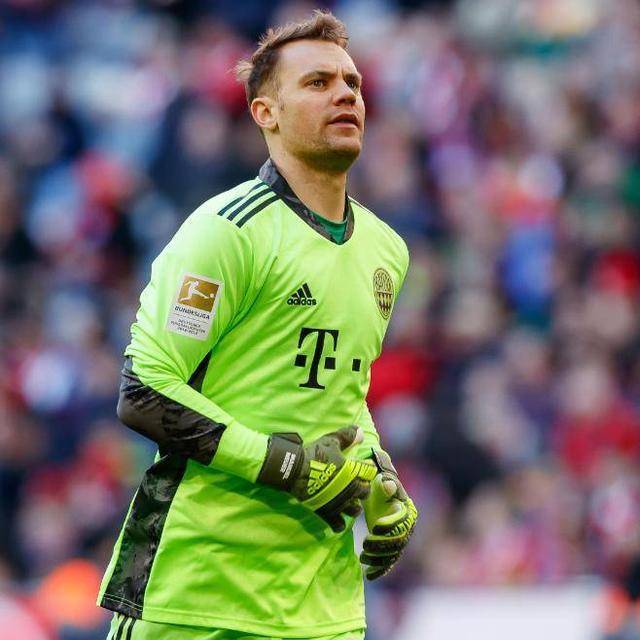  拜仁队长诺伊尔续约至2025年，守护德甲霸主地位  