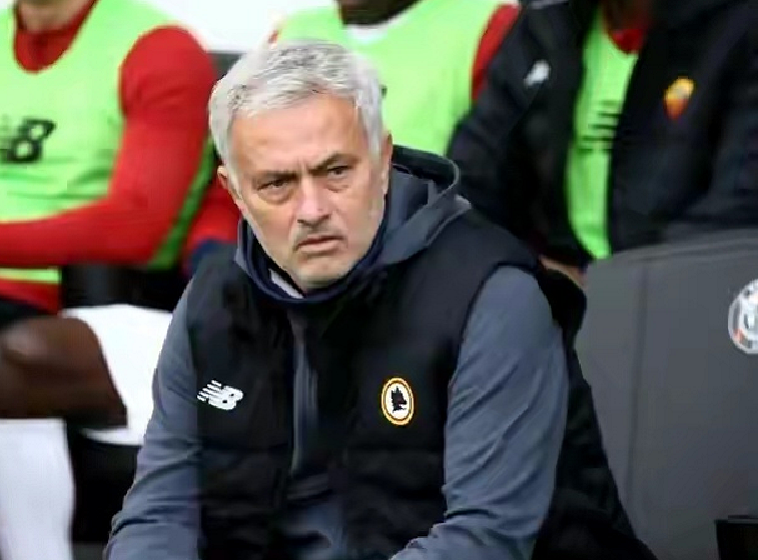  穆里尼奥批罗马球员态度暗指管理层失职  